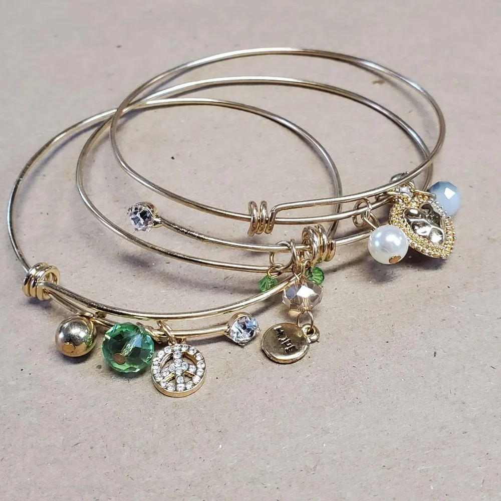 Crista Stephen Bracelets W/ Candle Red/Green - Picture 3 of 6